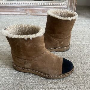 Chanel chain link accent suede boots, size 38